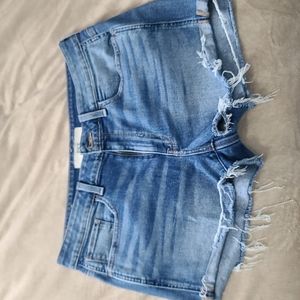 BKE Stella size 31. Mid rise